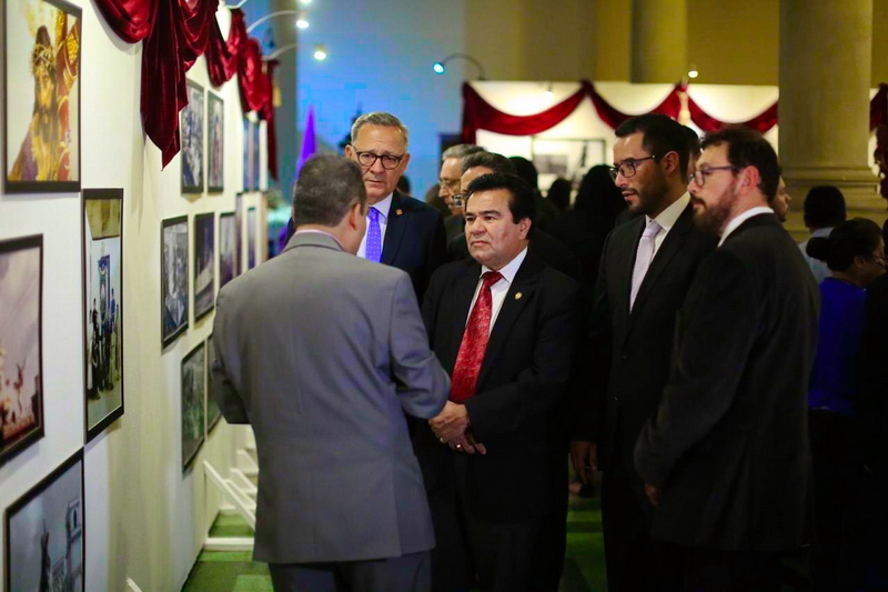 Exposicion 3 Potencias William Cameros 04